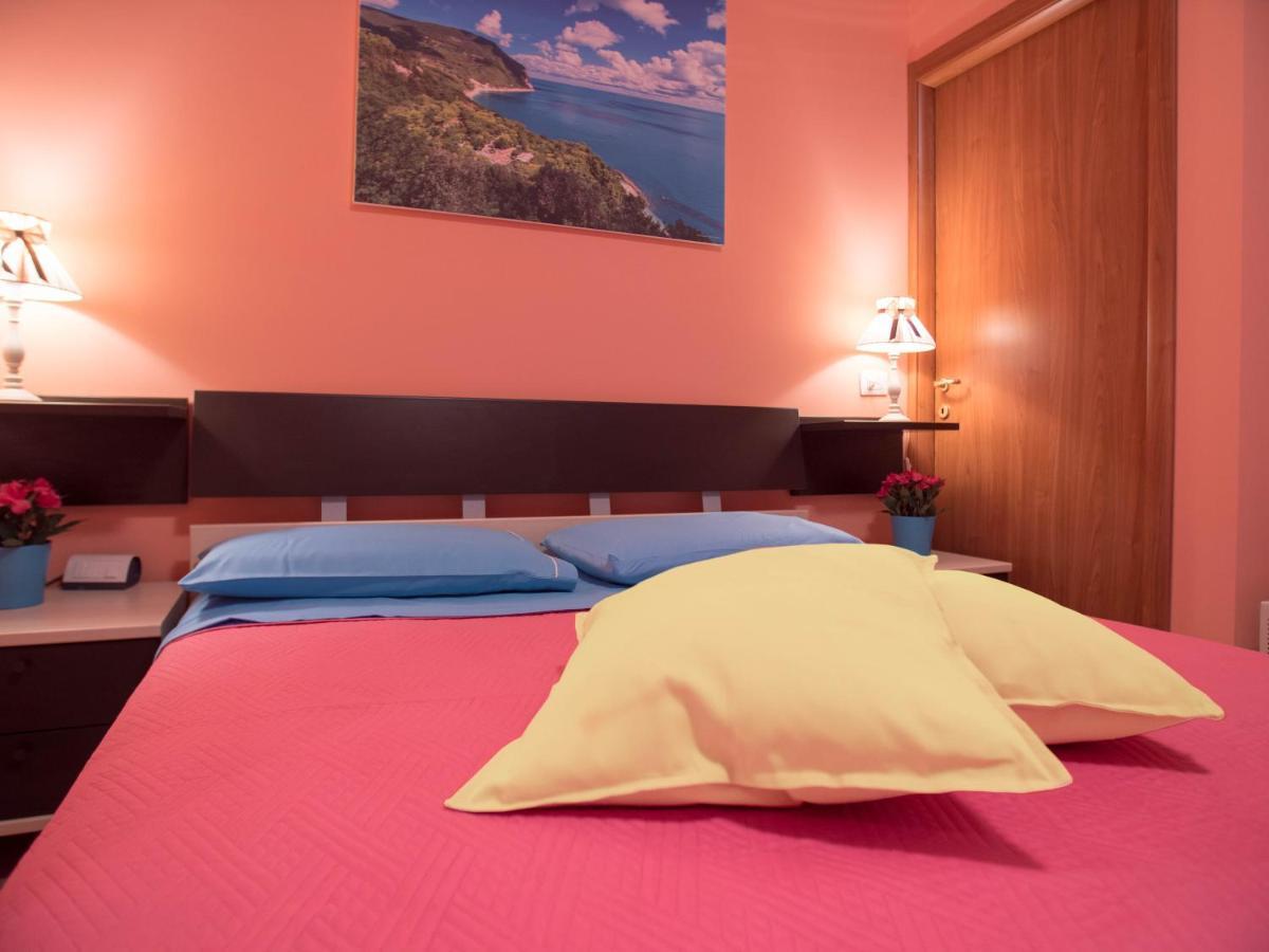 Juliette Rooms Iesi Exterior foto